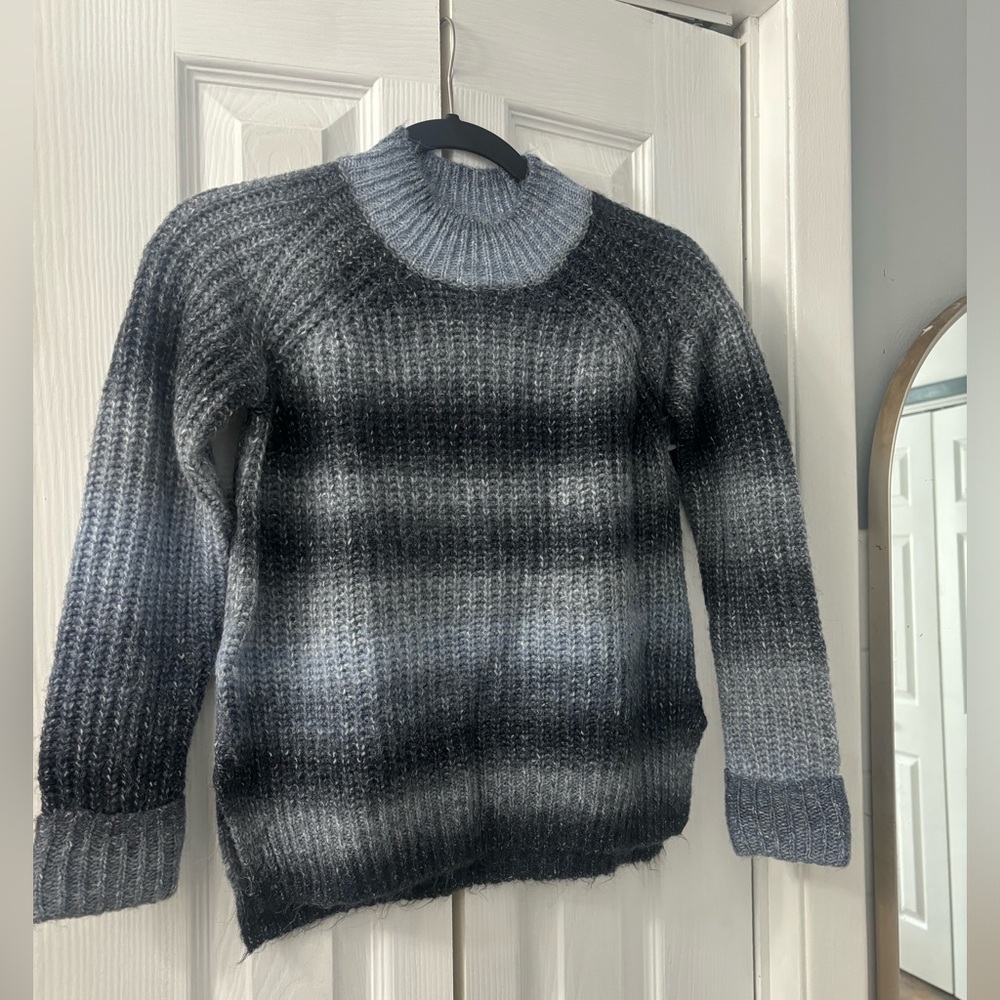 NWOT Old Navy Blue-Gray Knit Sweater